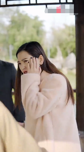 《美艳人妻》